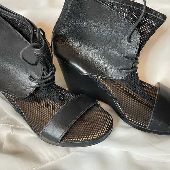 Authentic Maison Martin Margiela MM6 Black Mesh Net and Leather Wedge. - Picture 12 of 14
